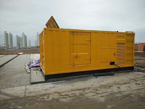 山城合同中关于乙方责任导致工期延误的赔偿标准应该如何制定？