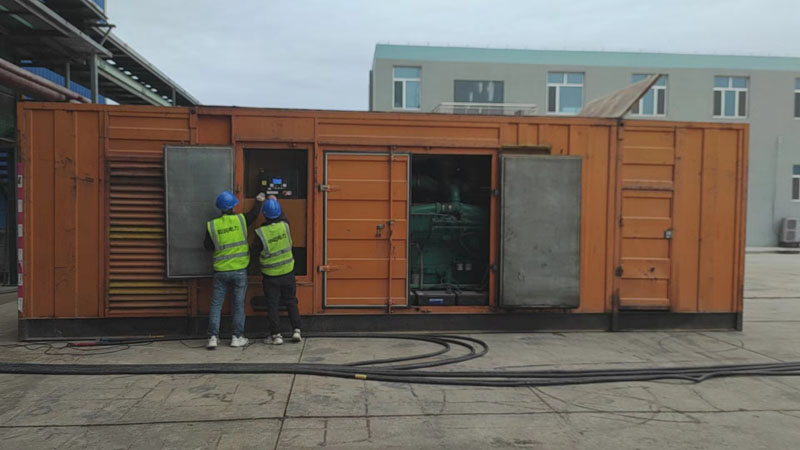 山城如何检查柴油发电机组的机油油位？